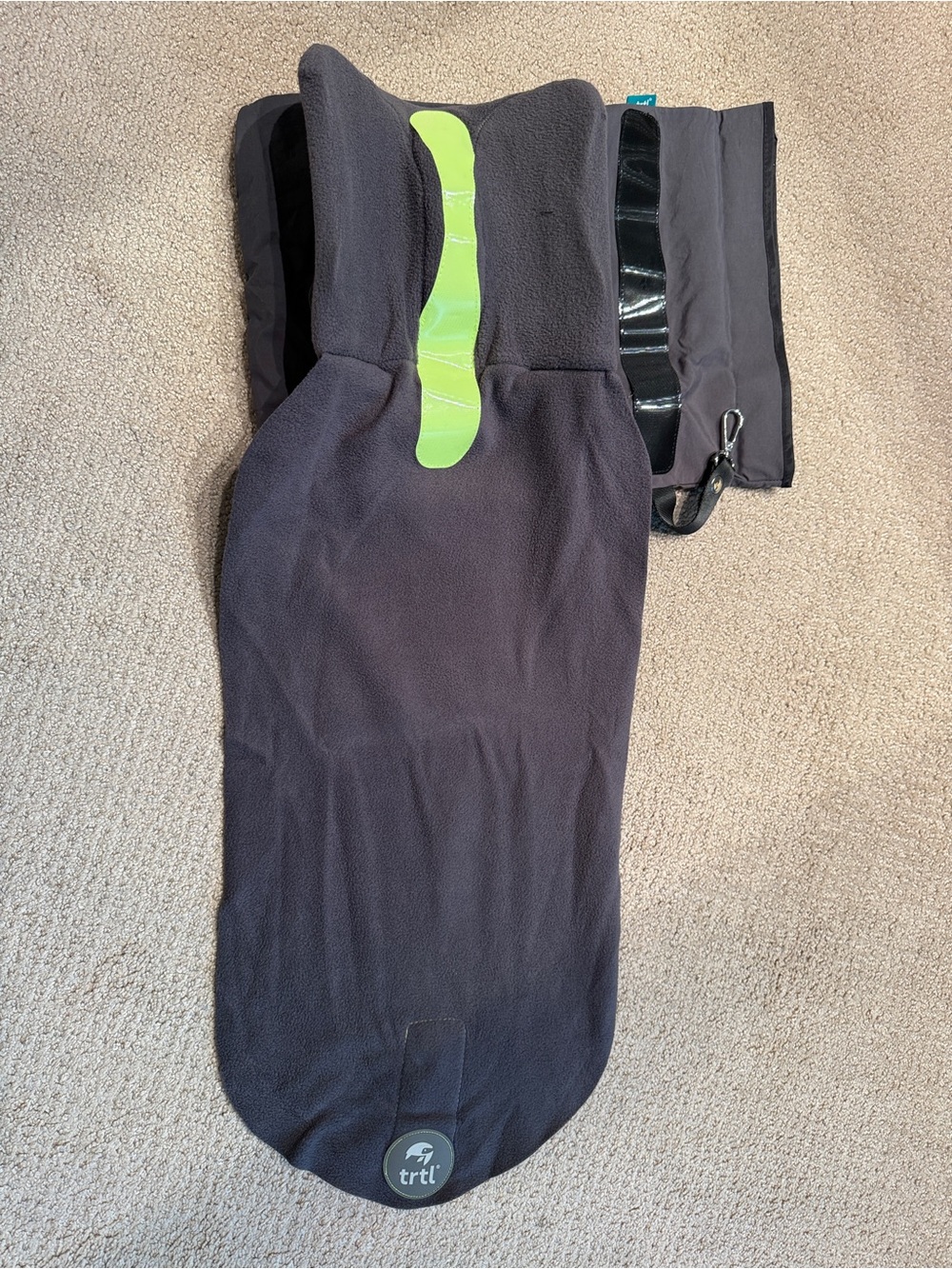 Travel Combo. Trtl Pillow and Back up Battery - Picture 6 of 7